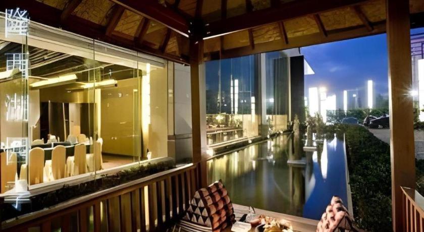 Ssaw Boutique Hotel Hangzhou Xiaoshan City Center ภายนอก รูปภาพ